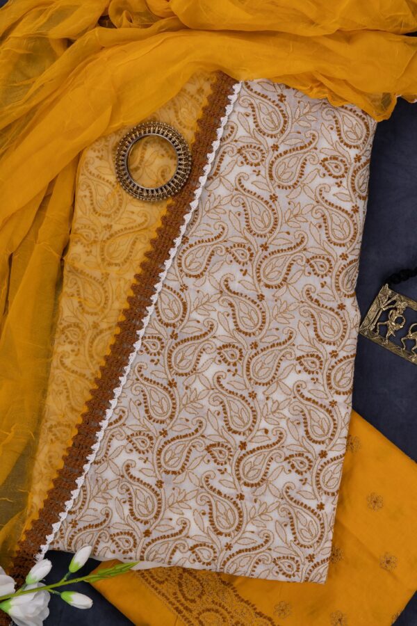 Adrika's Offwhite Cotton Hand Embroidered Lucknow Chikankari Kurti Set