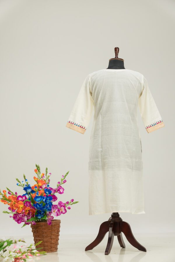Adrika Handcrafted Mangalgiri Cotton Embroidered Kurti