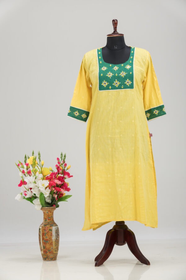 Adrika’s Handwoven Cotton Kurti Featuring Jamdani Embroidery