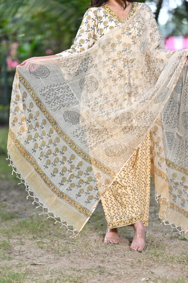 Comfortable Sanganeri cotton kurti set with ethnic block prints