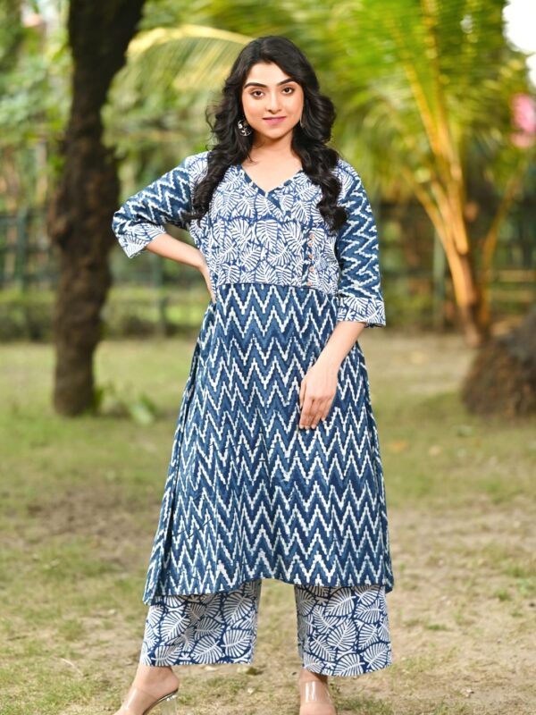 Elegant handcrafted kurti and pants set