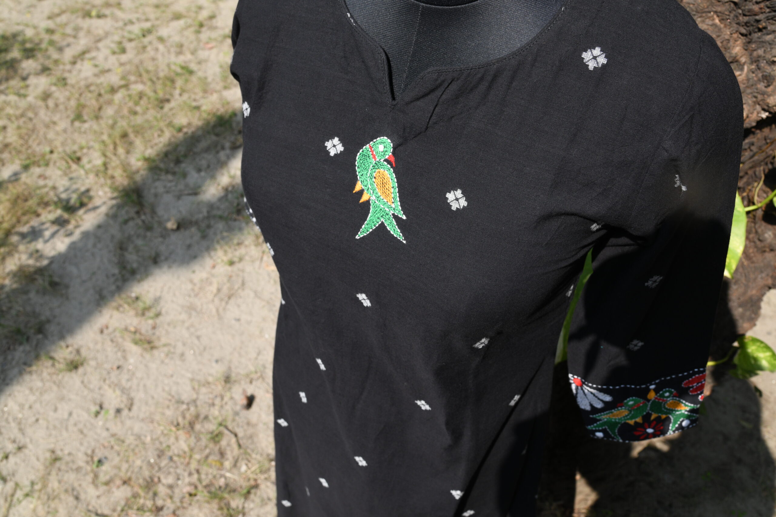 Adrika’s Black Handloom Cotton Jamdani Hand Embroidered Kurti Set - Image 8